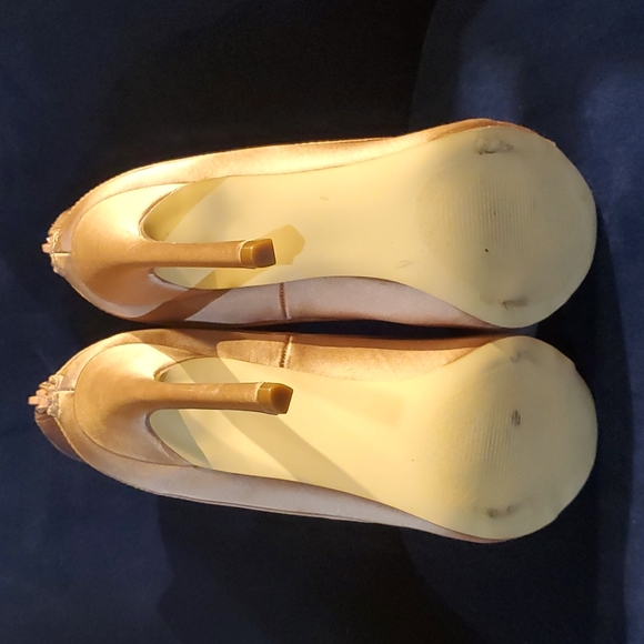 Shoe Dazzle Satin Heels - Picture 7 of 10